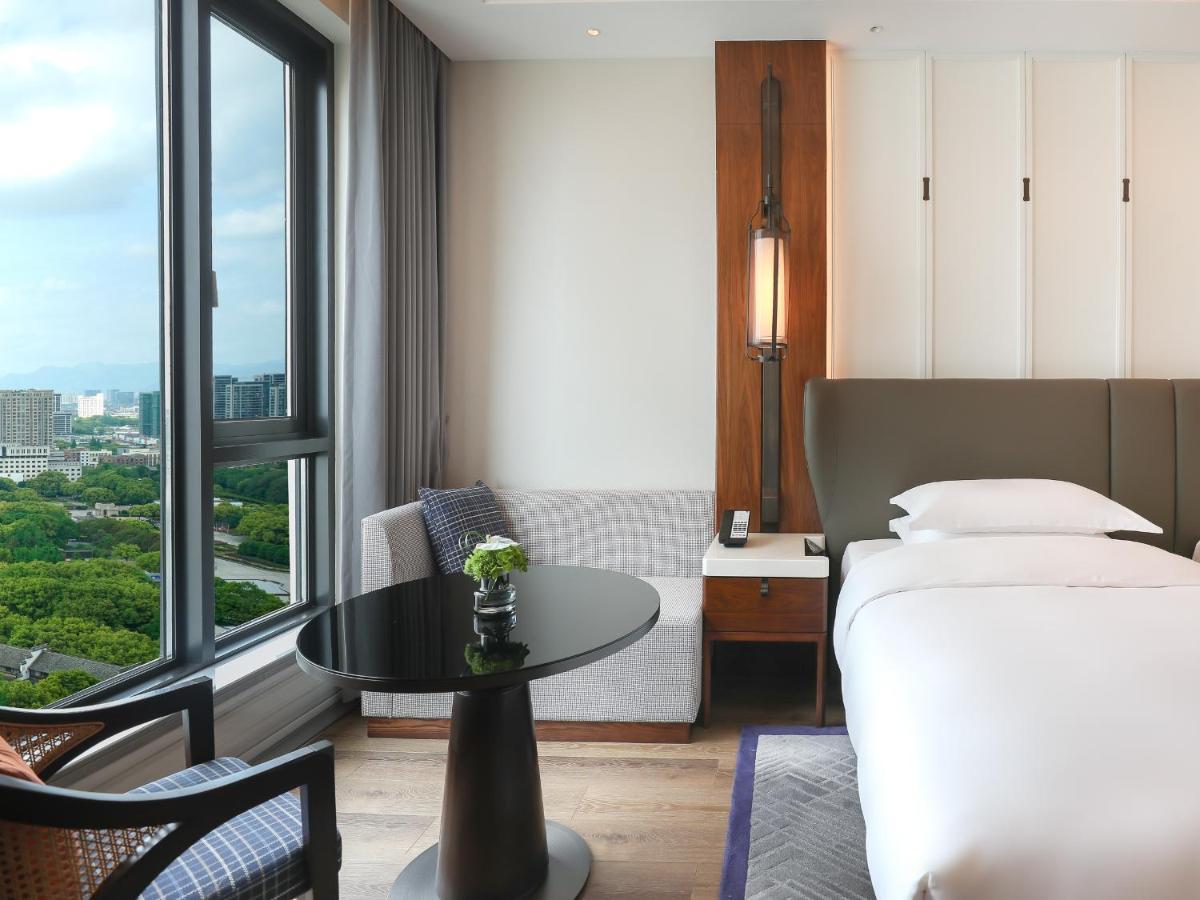 Kingdom Hotel Іу Екстер'єр фото