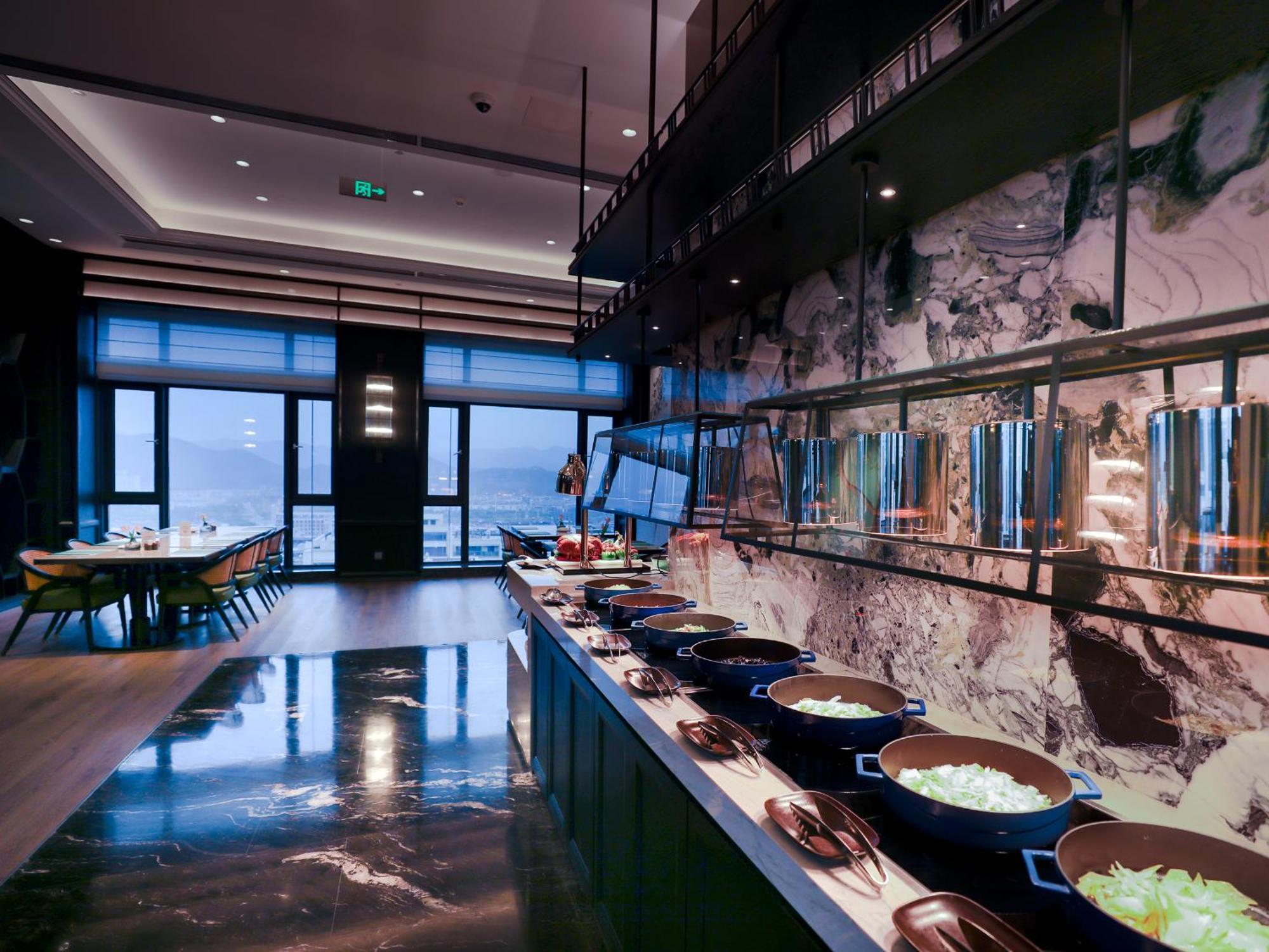 Kingdom Hotel Іу Екстер'єр фото
