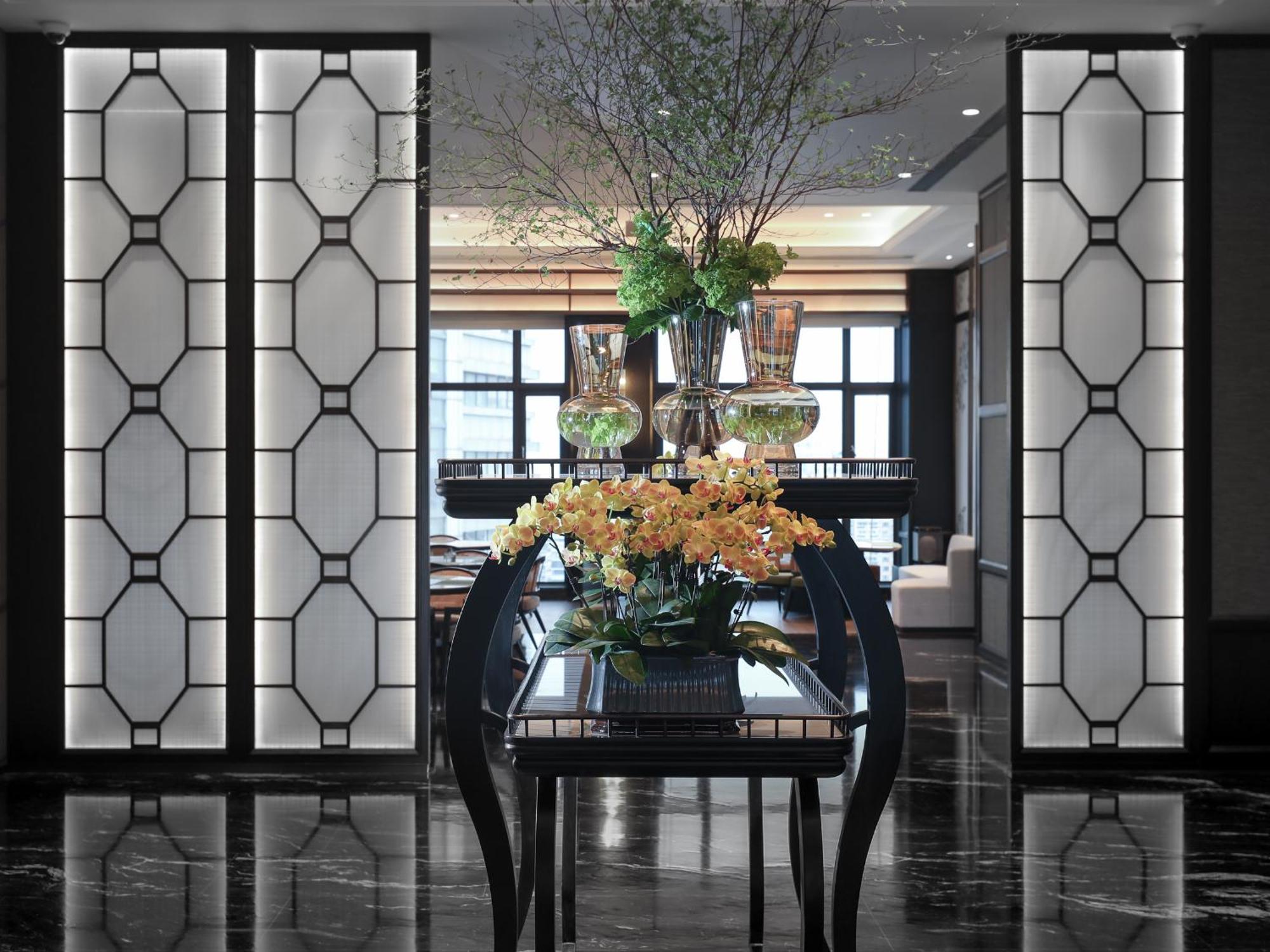 Kingdom Hotel Іу Екстер'єр фото