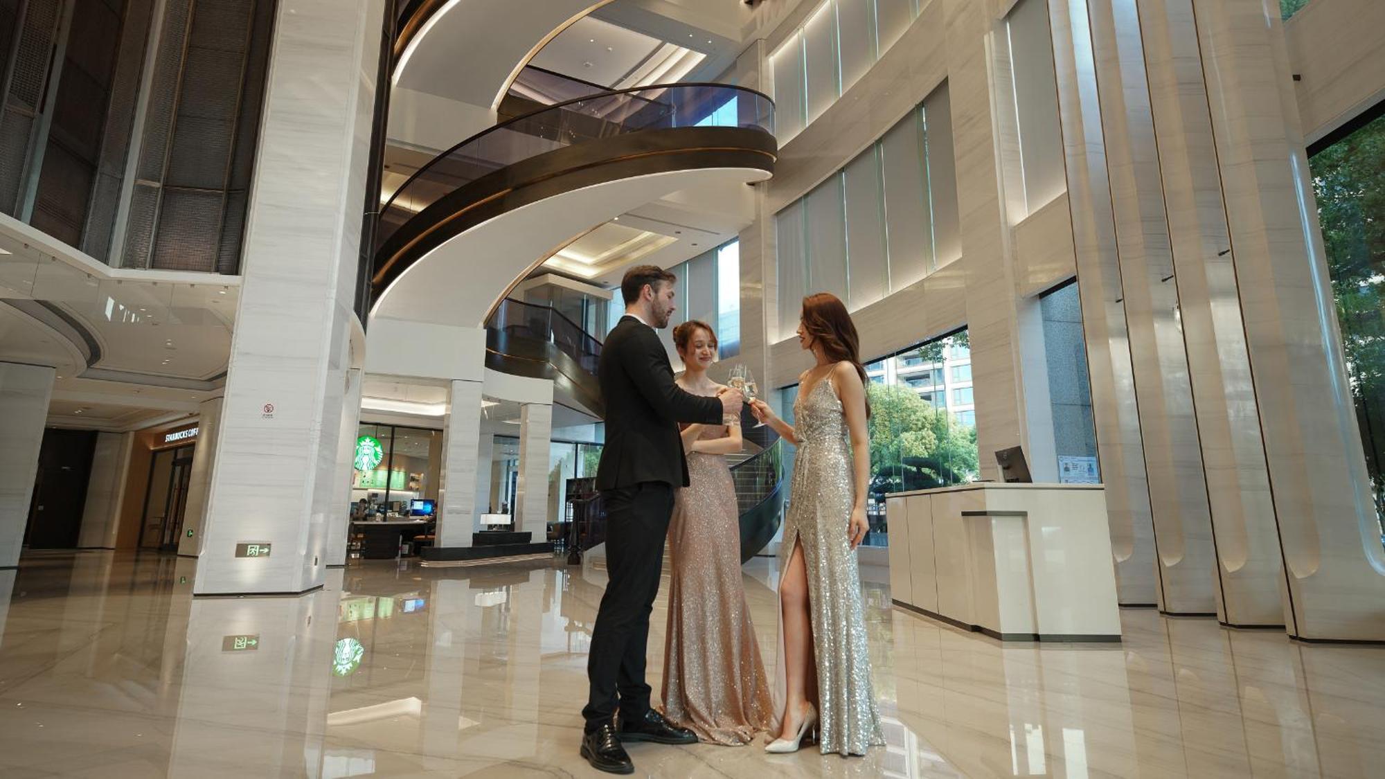 Kingdom Hotel Іу Екстер'єр фото